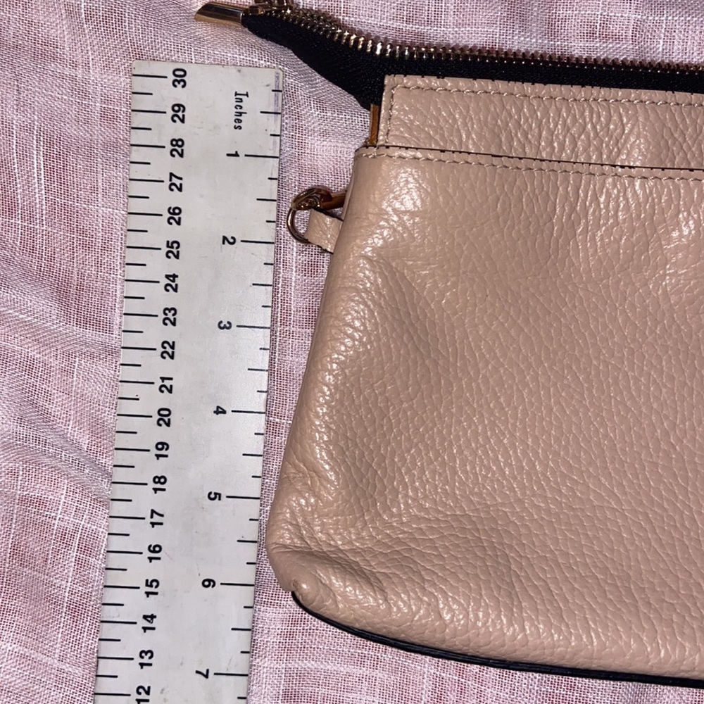 A Bellucci Italian Leather Shoulder Bag-Blush/Pale Pink - Picture 7 of 9